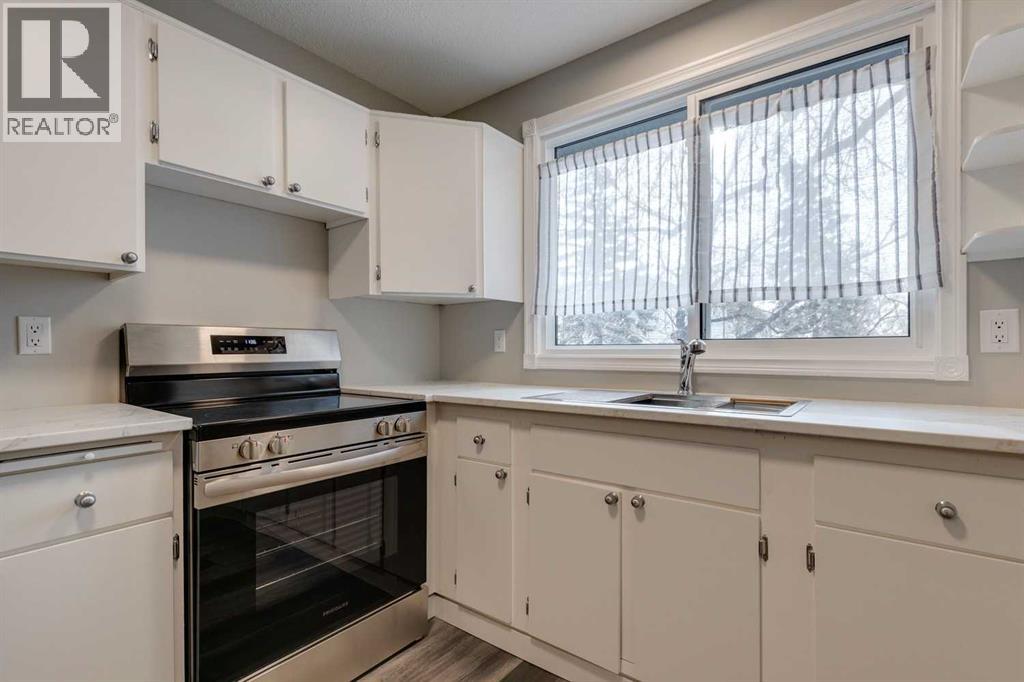 Single Family House for Sale in   Manora Place NE Marlborough Park Calgary 