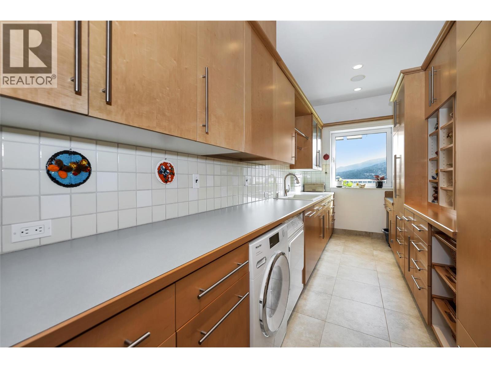 202 Stepping Stones Crescent, Armstrong