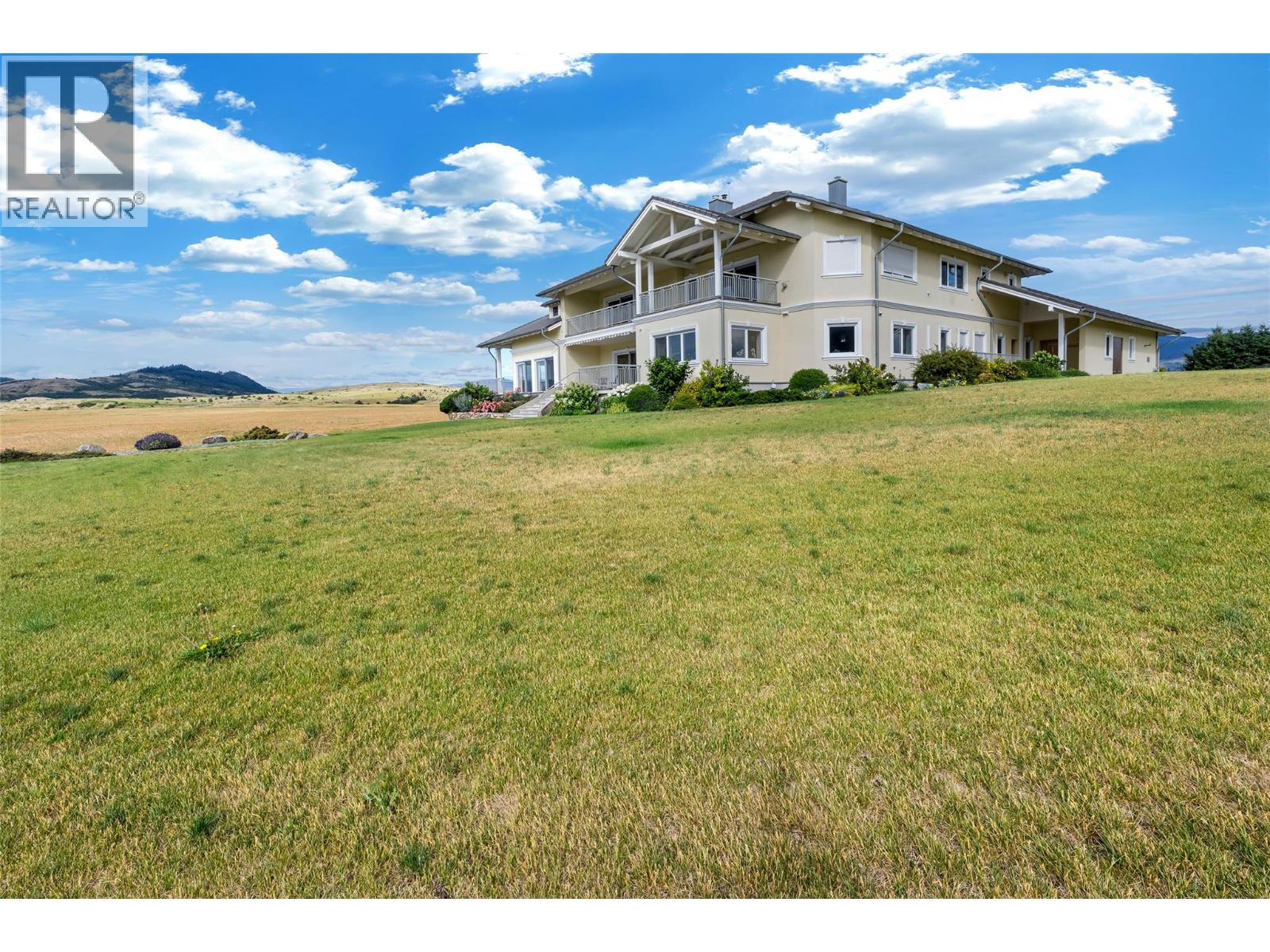 202 Stepping Stones Crescent, Armstrong