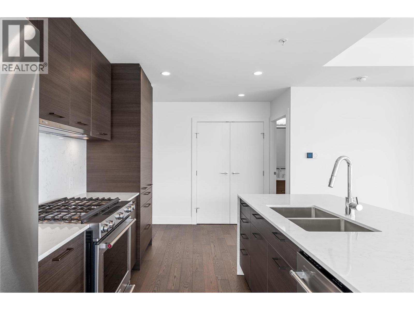 2205 1181 Sunset Drive, Kelowna