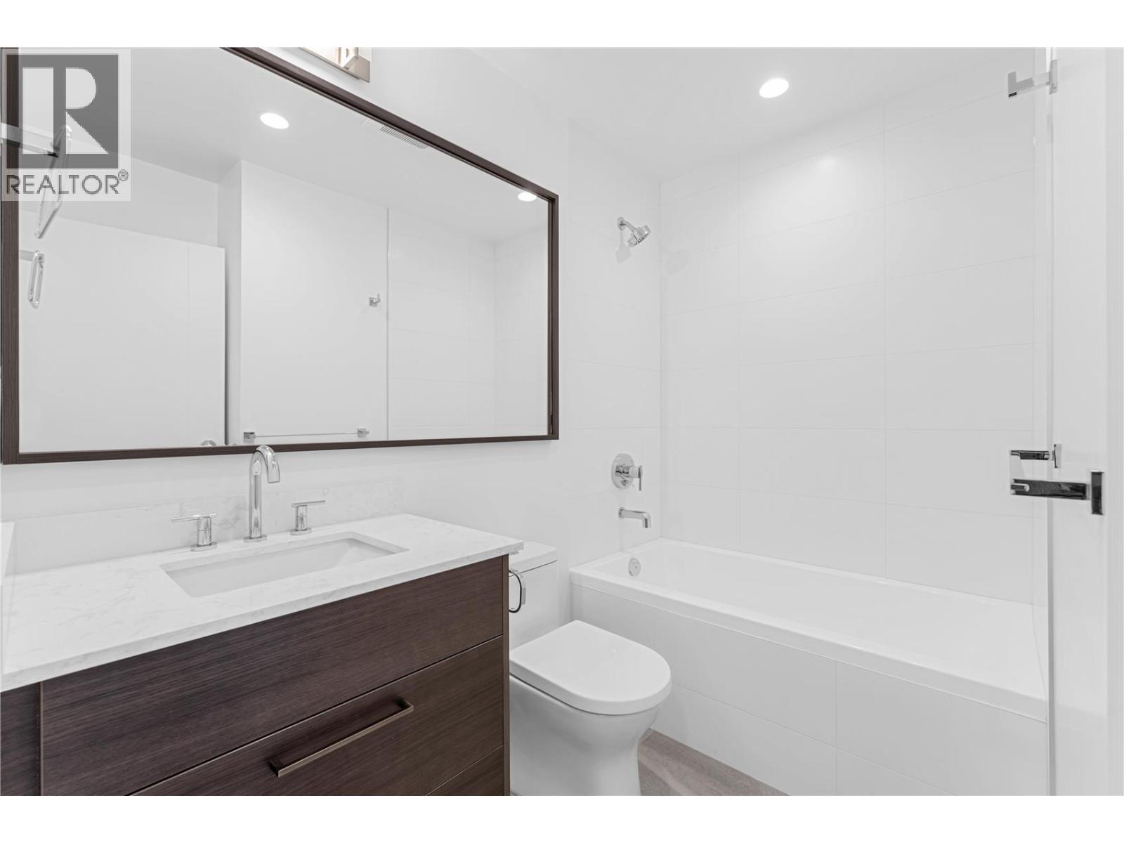 2205 1181 Sunset Drive, Kelowna