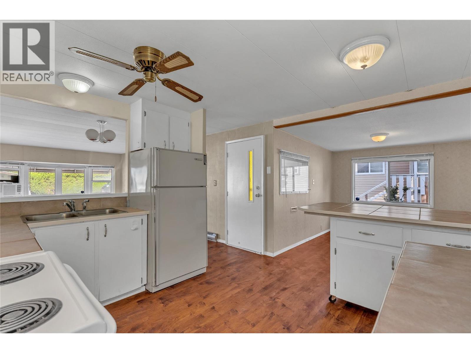 98 Okanagan Avenue E Unit# 101, Penticton