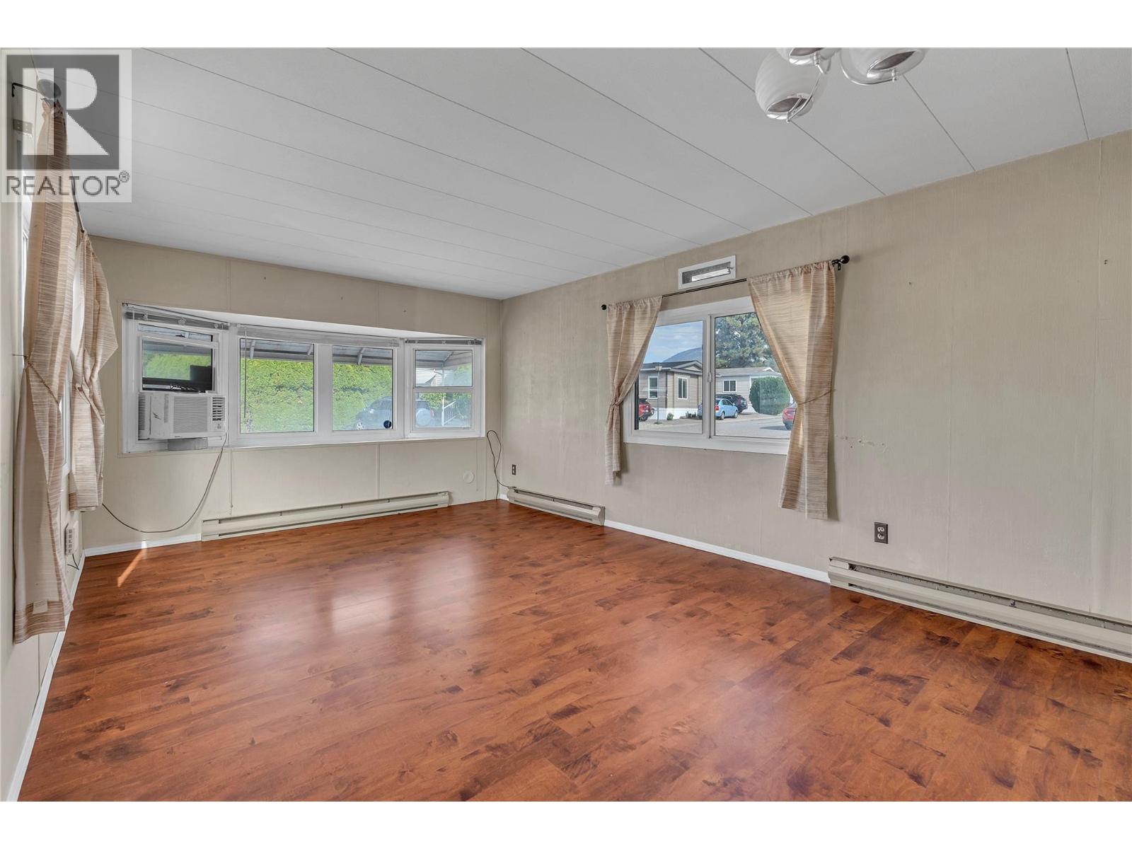 98 Okanagan Avenue E Unit# 101, Penticton