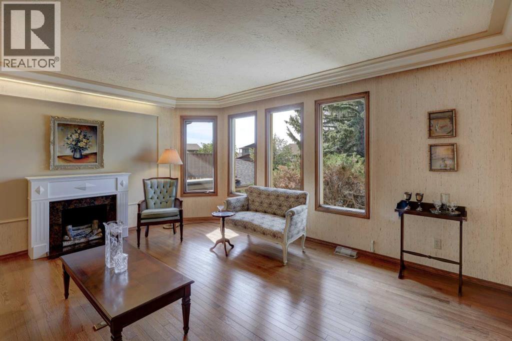 Single Family House Bungalow for Sale in  Edgeland Road NW Edgemont Calgary 