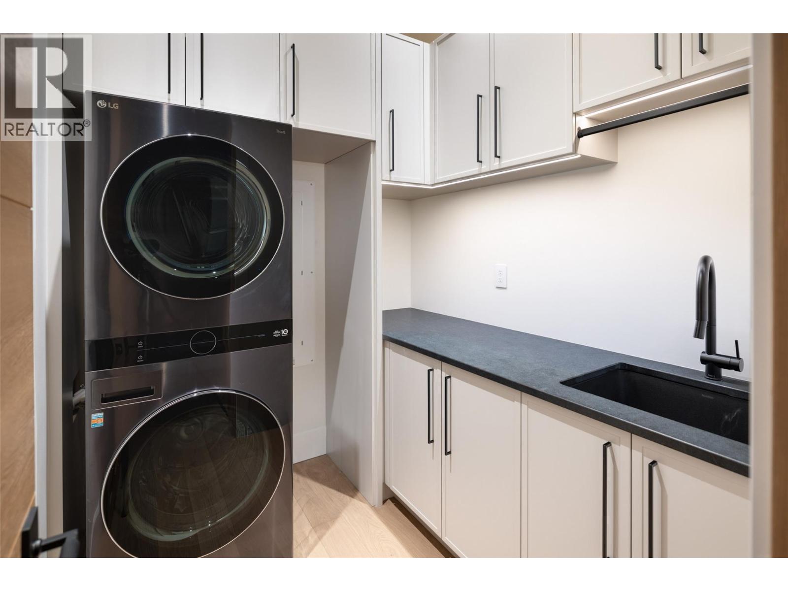 3601 1191 Sunset Drive, Kelowna