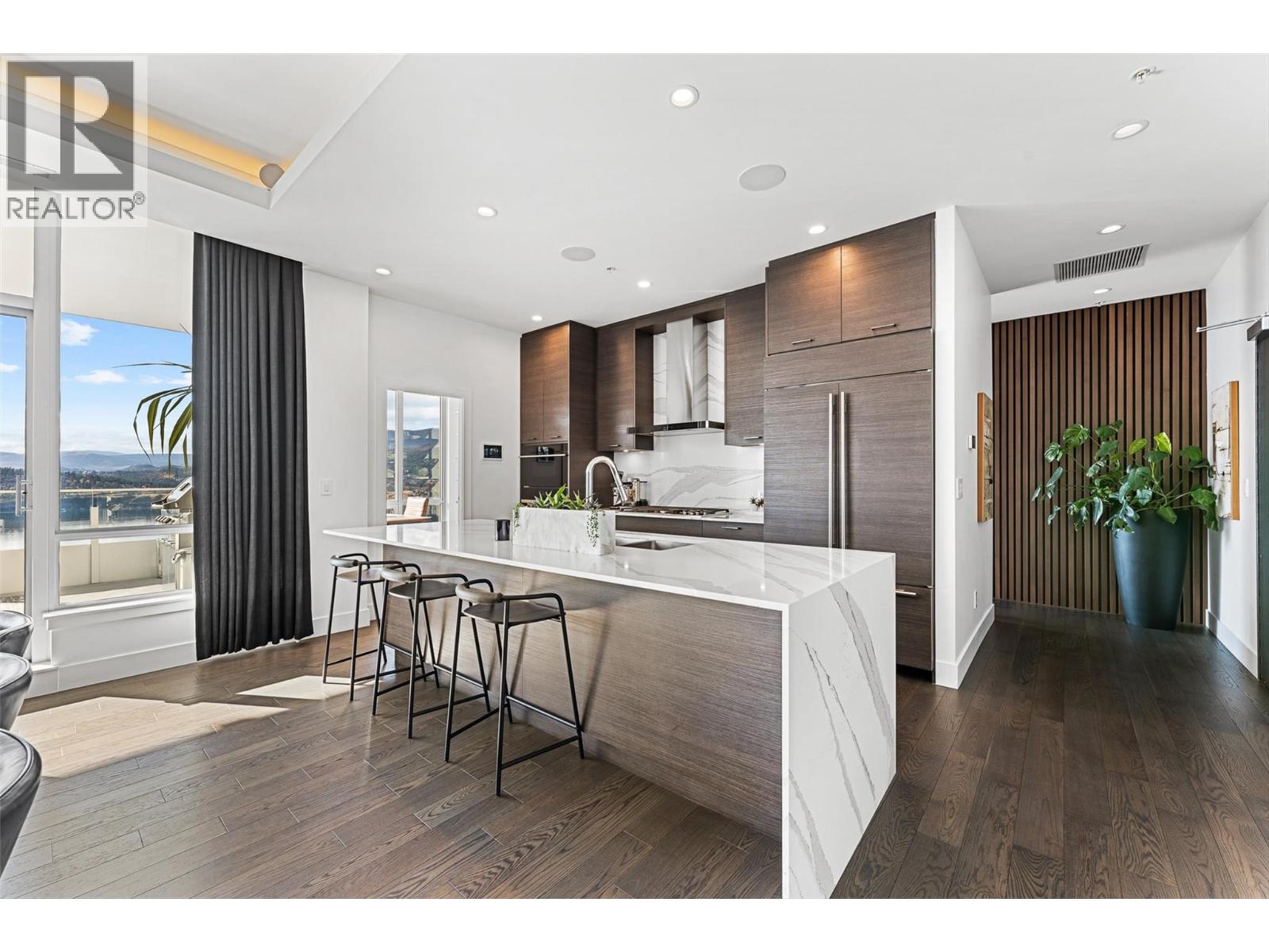 3302 1191 Sunset Drive, Kelowna