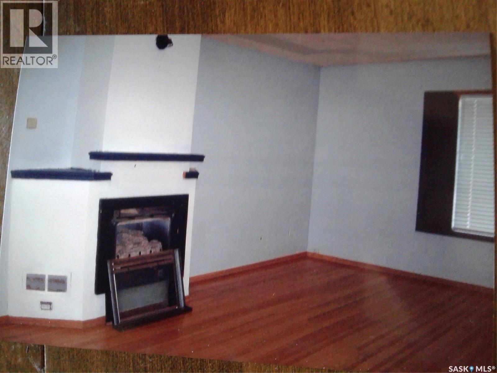 502 1st STREET W — photo 29