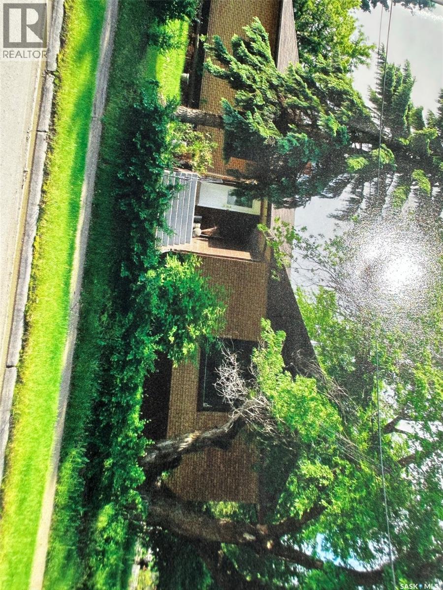 502 1st STREET W — photo 9