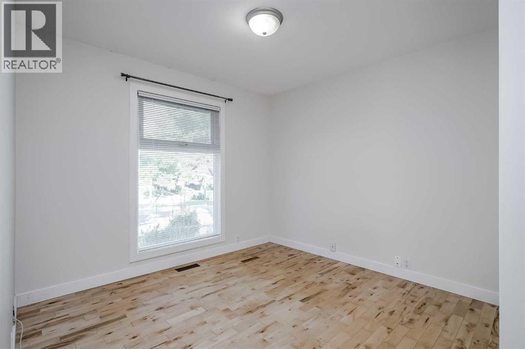 Single Family House Bungalow for Sale in  Bermuda Drive NW Beddington Heights Calgary 