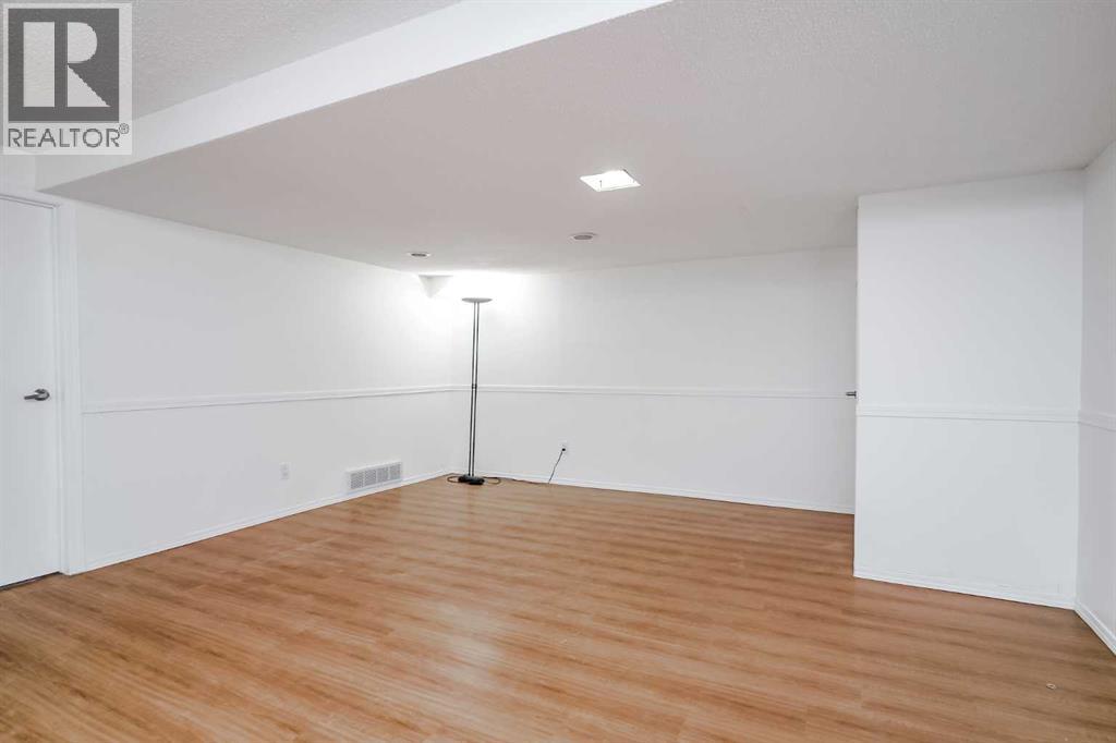 Single Family House Bungalow for Sale in  Bermuda Drive NW Beddington Heights Calgary 