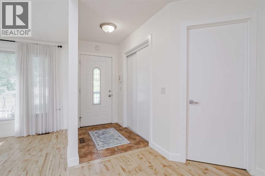 Single Family House Bungalow for Sale in  Bermuda Drive NW Beddington Heights Calgary 