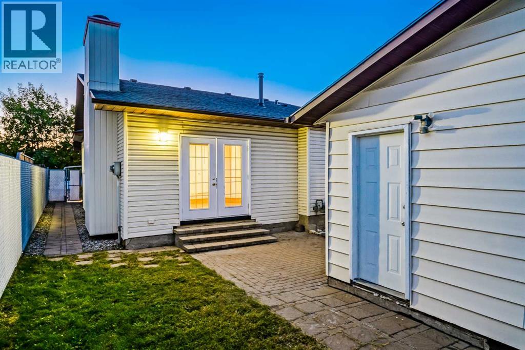 Single Family House Bungalow for Sale in  Bermuda Drive NW Beddington Heights Calgary 