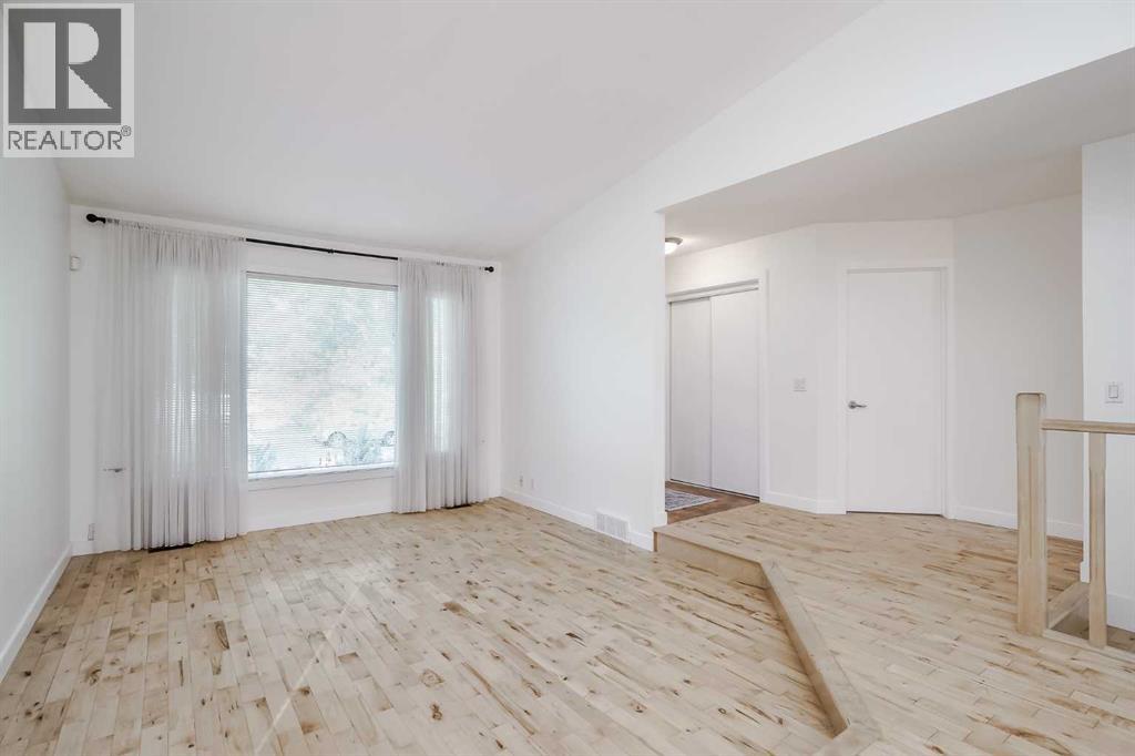 Single Family House Bungalow for Sale in  Bermuda Drive NW Beddington Heights Calgary 