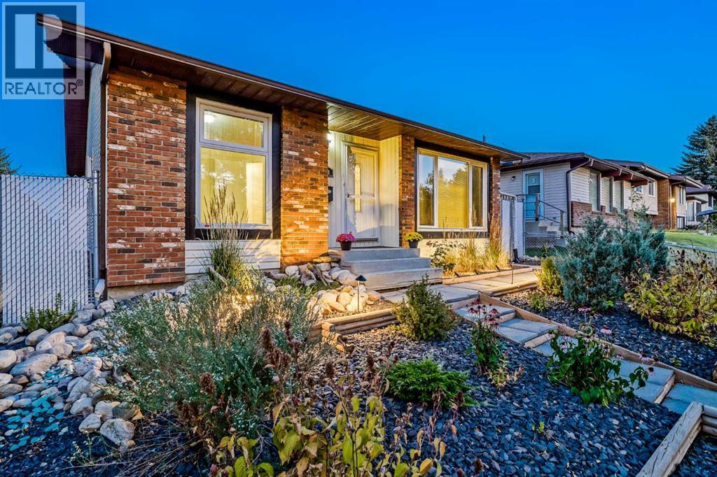 Single Family House Bungalow for Sale in  Bermuda Drive NW Beddington Heights Calgary 