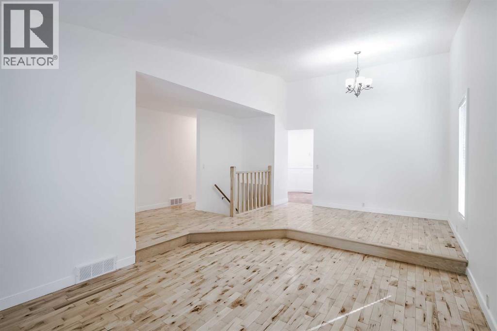 128 Bermuda Drive NW, Calgary, Alberta