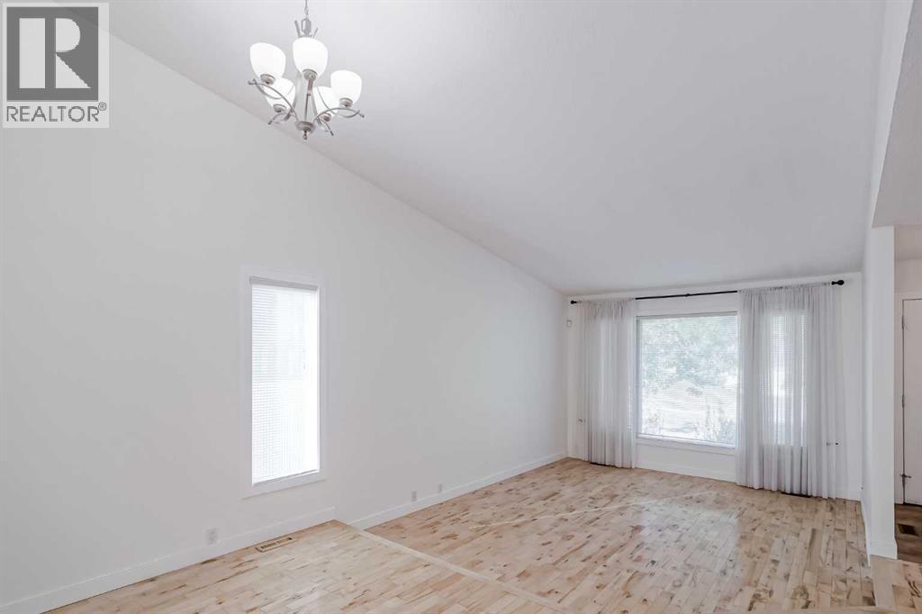 Single Family House Bungalow for Sale in  Bermuda Drive NW Beddington Heights Calgary 