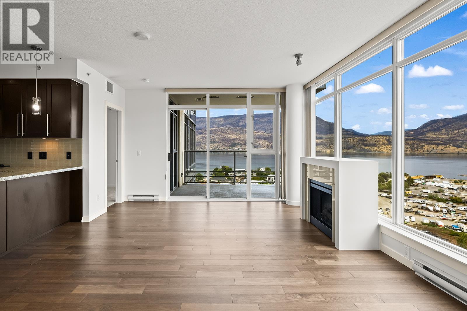 1902 1075 Sunset Drive, Kelowna