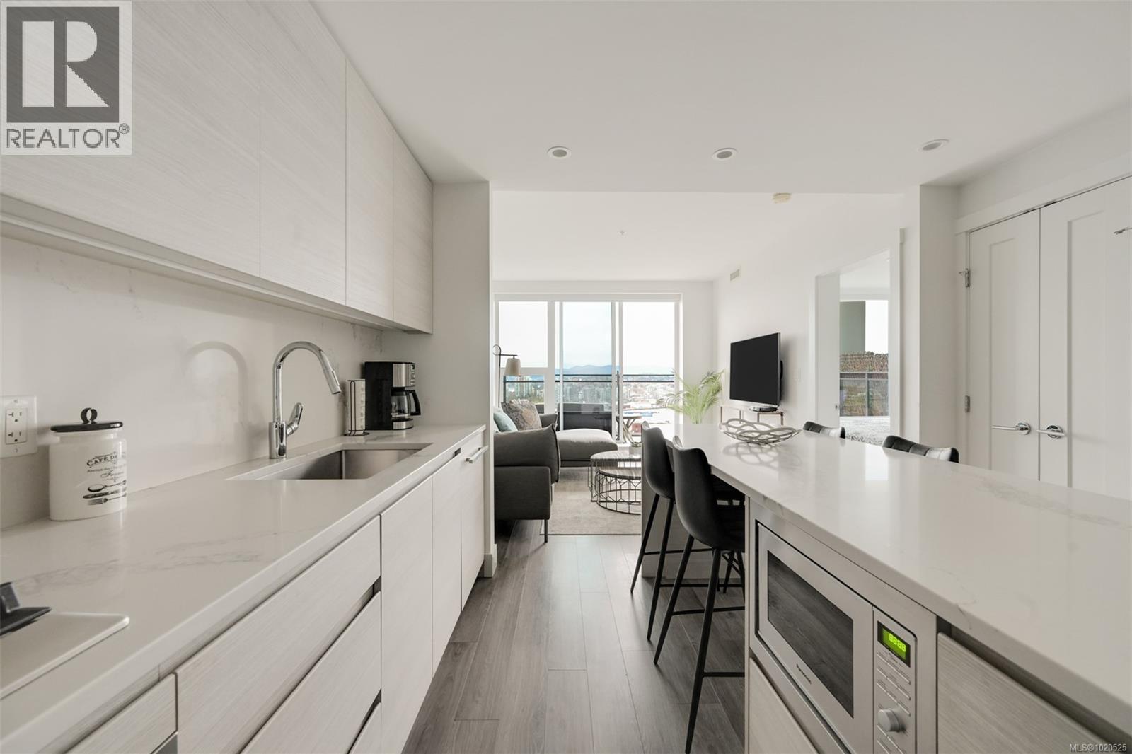 2002 777 Herald Street, Victoria