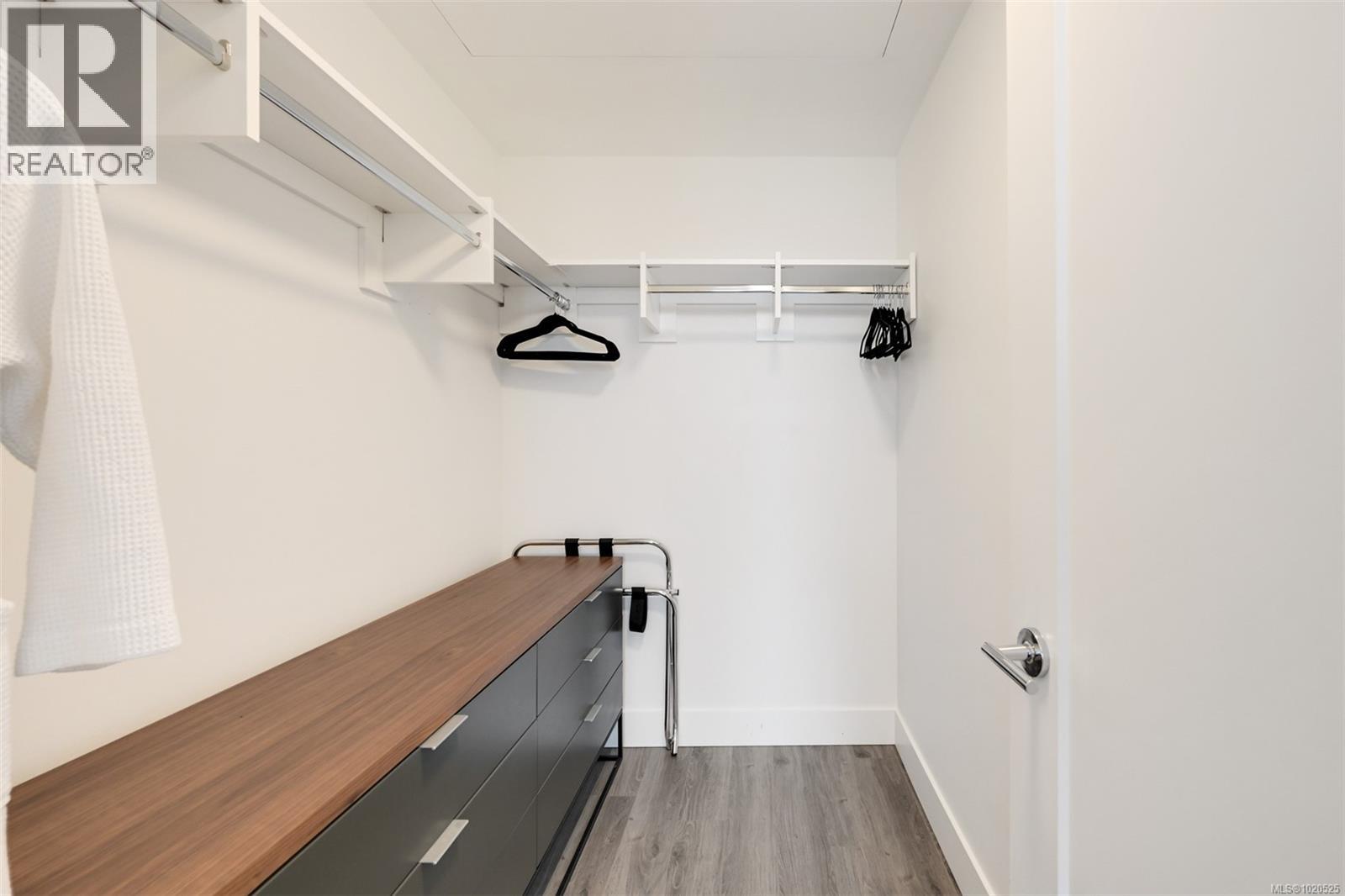 2002 777 Herald Street, Victoria