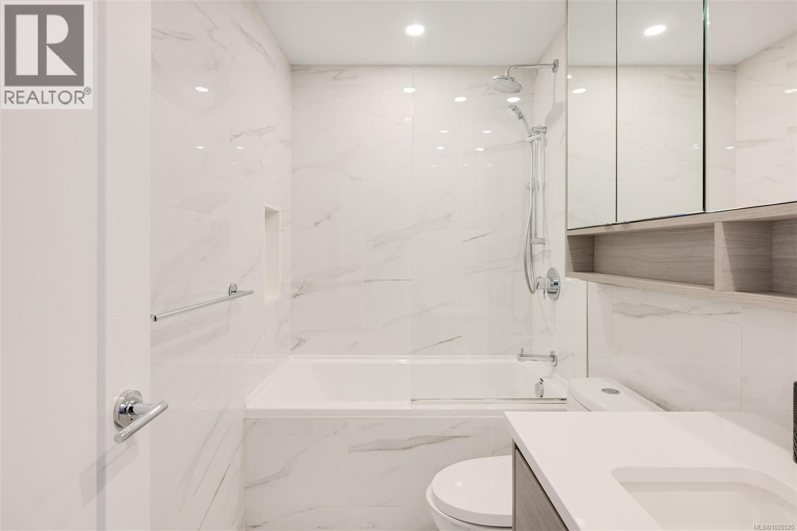 2002 777 Herald Street, Victoria