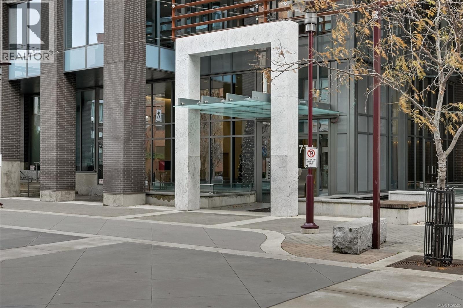 2002 777 Herald Street, Victoria