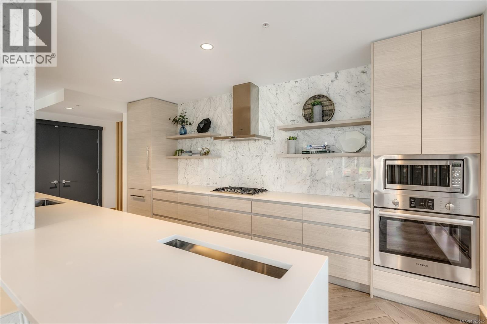 2002 777 Herald Street, Victoria