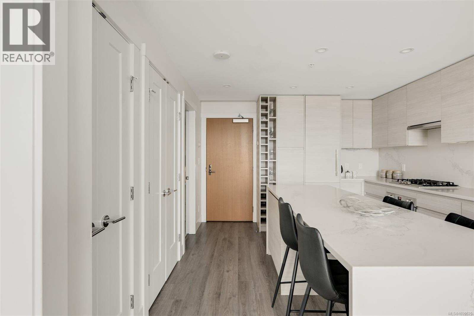 2002 777 Herald Street, Victoria