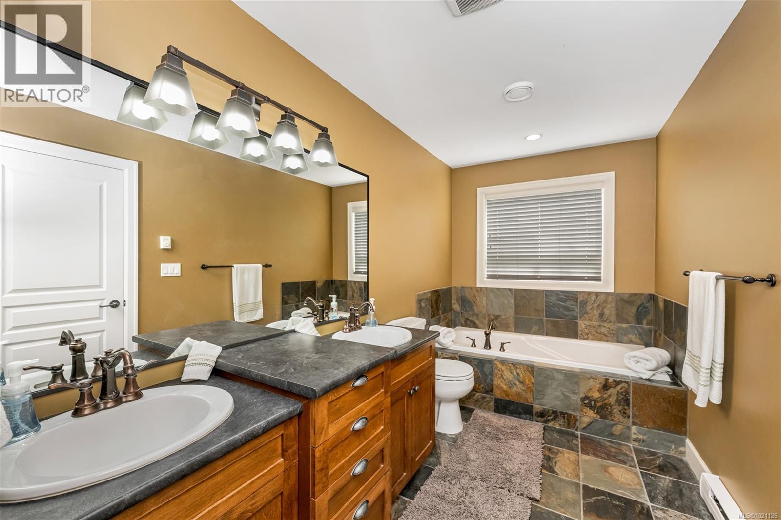  2180 Harrow Gate, Langford