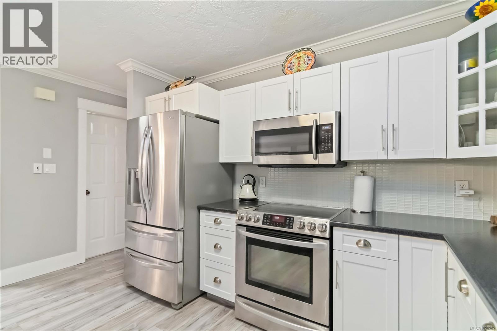  3104 Glen Lake Road, Langford