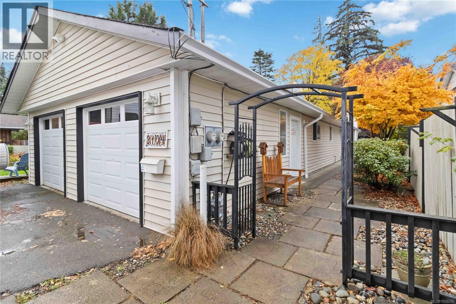  3104 Glen Lake Road, Langford