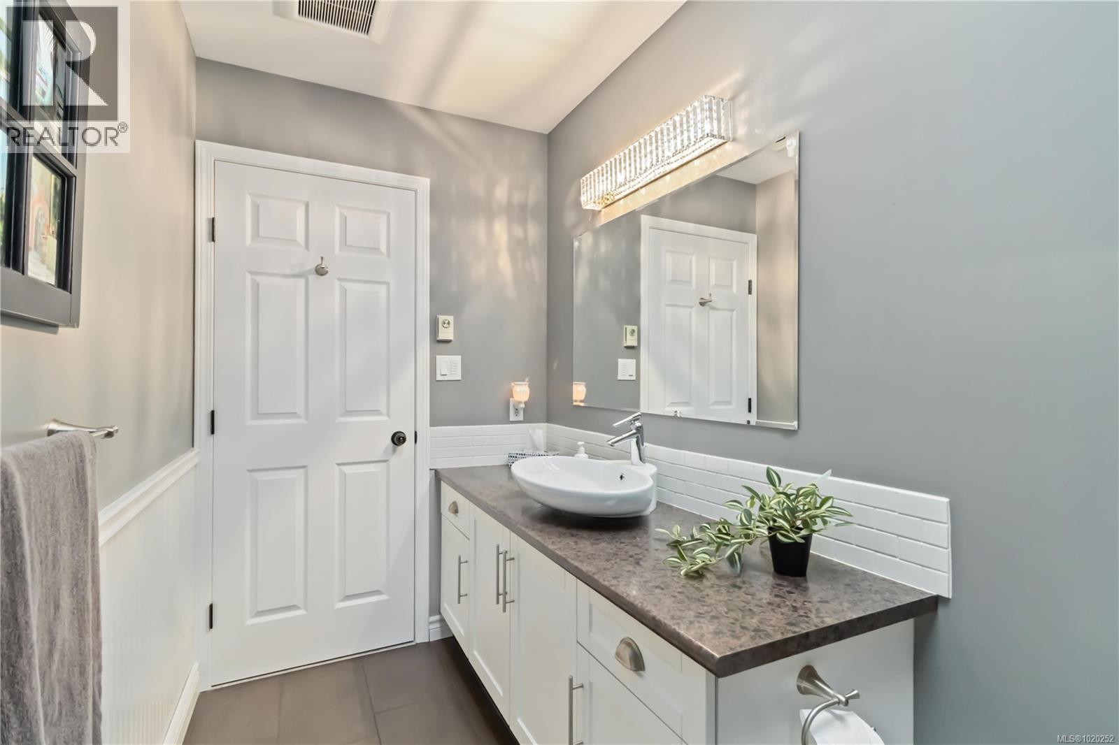  3104 Glen Lake Road, Langford