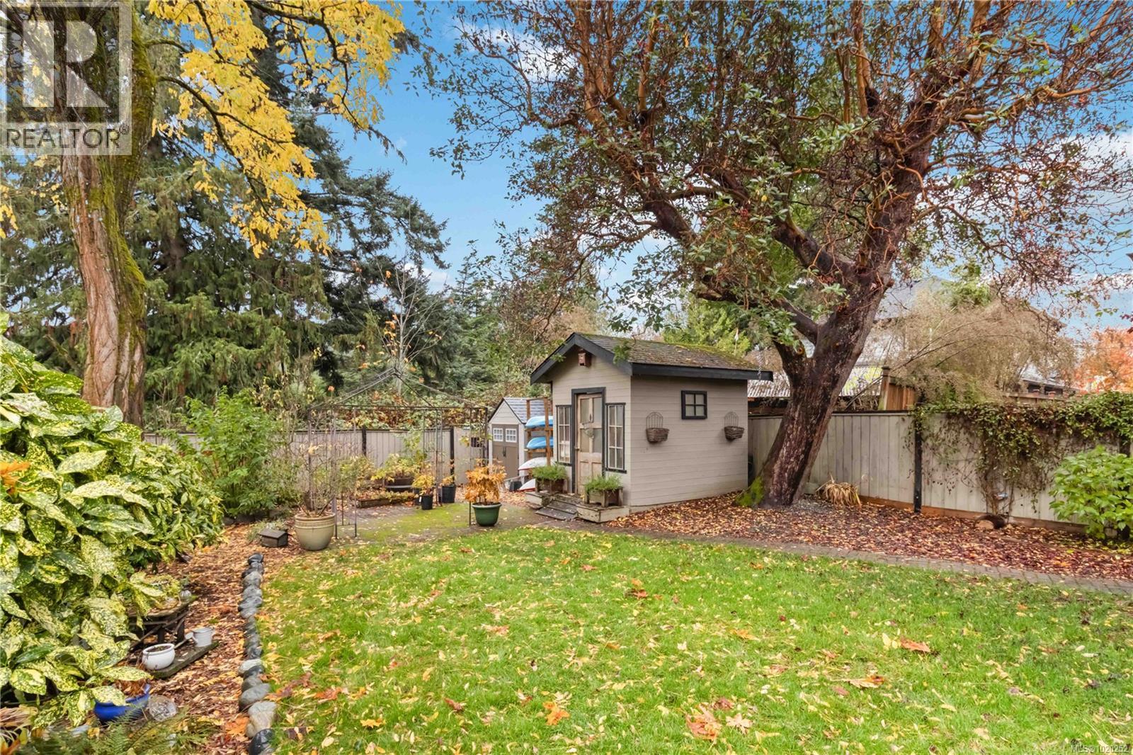  3104 Glen Lake Road, Langford