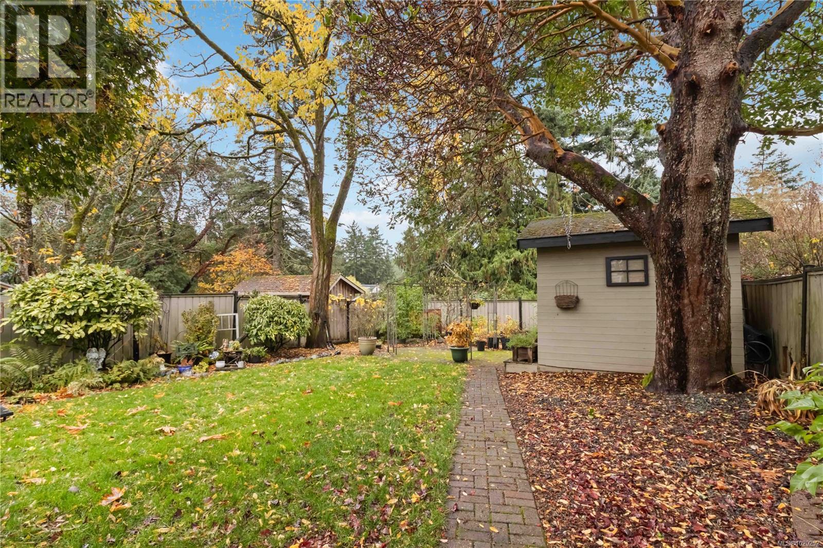  3104 Glen Lake Road, Langford