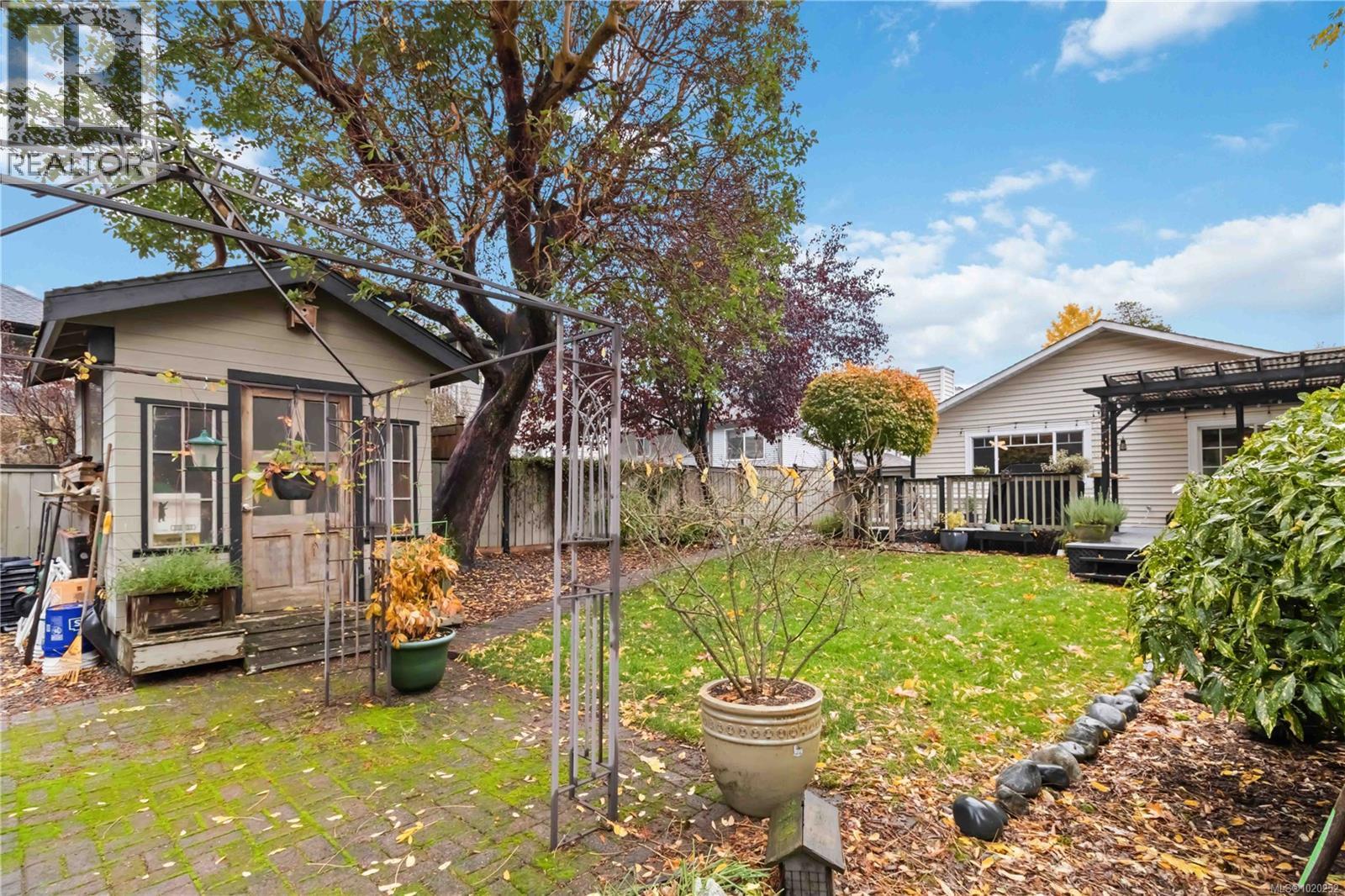  3104 Glen Lake Road, Langford