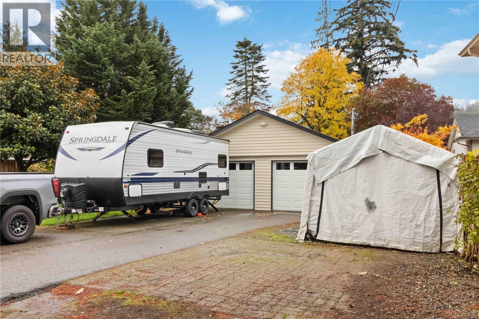  3104 Glen Lake Road, Langford