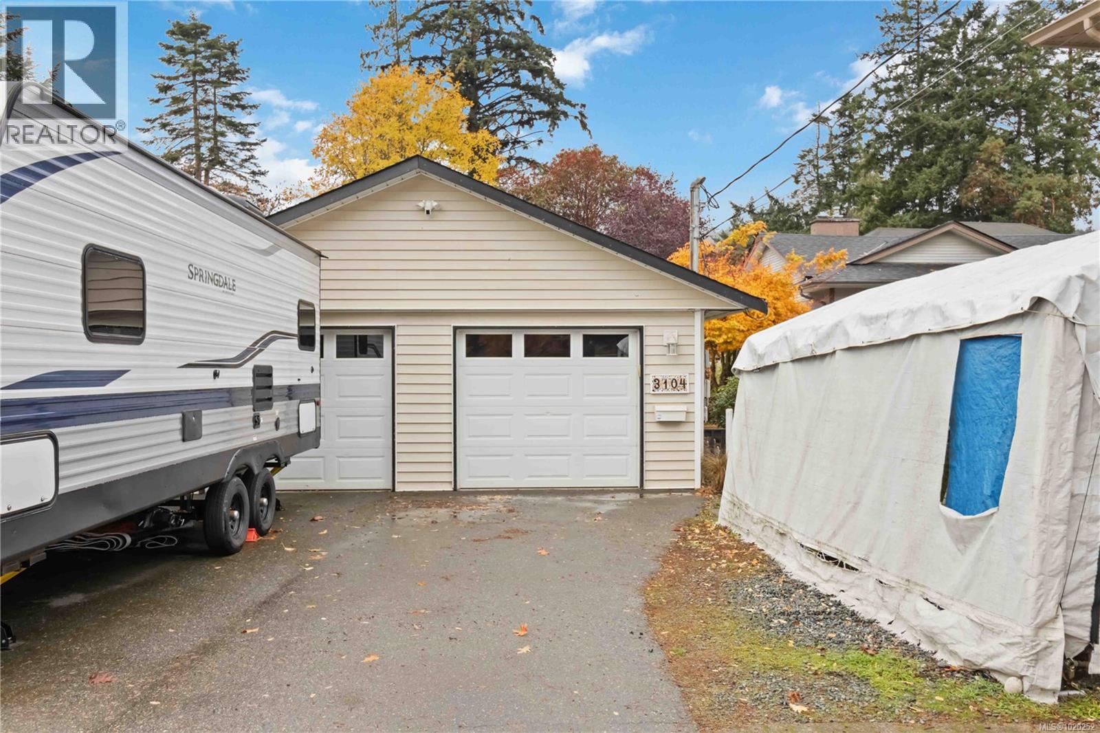  3104 Glen Lake Road, Langford