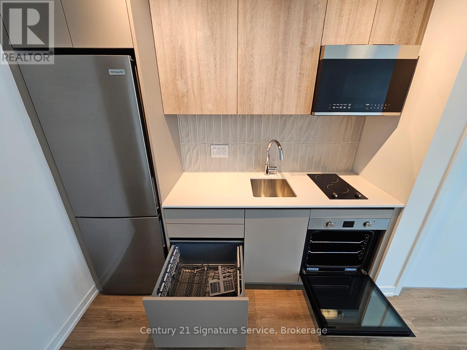 #504 2485 EGLINTON AVENUE W - 20
