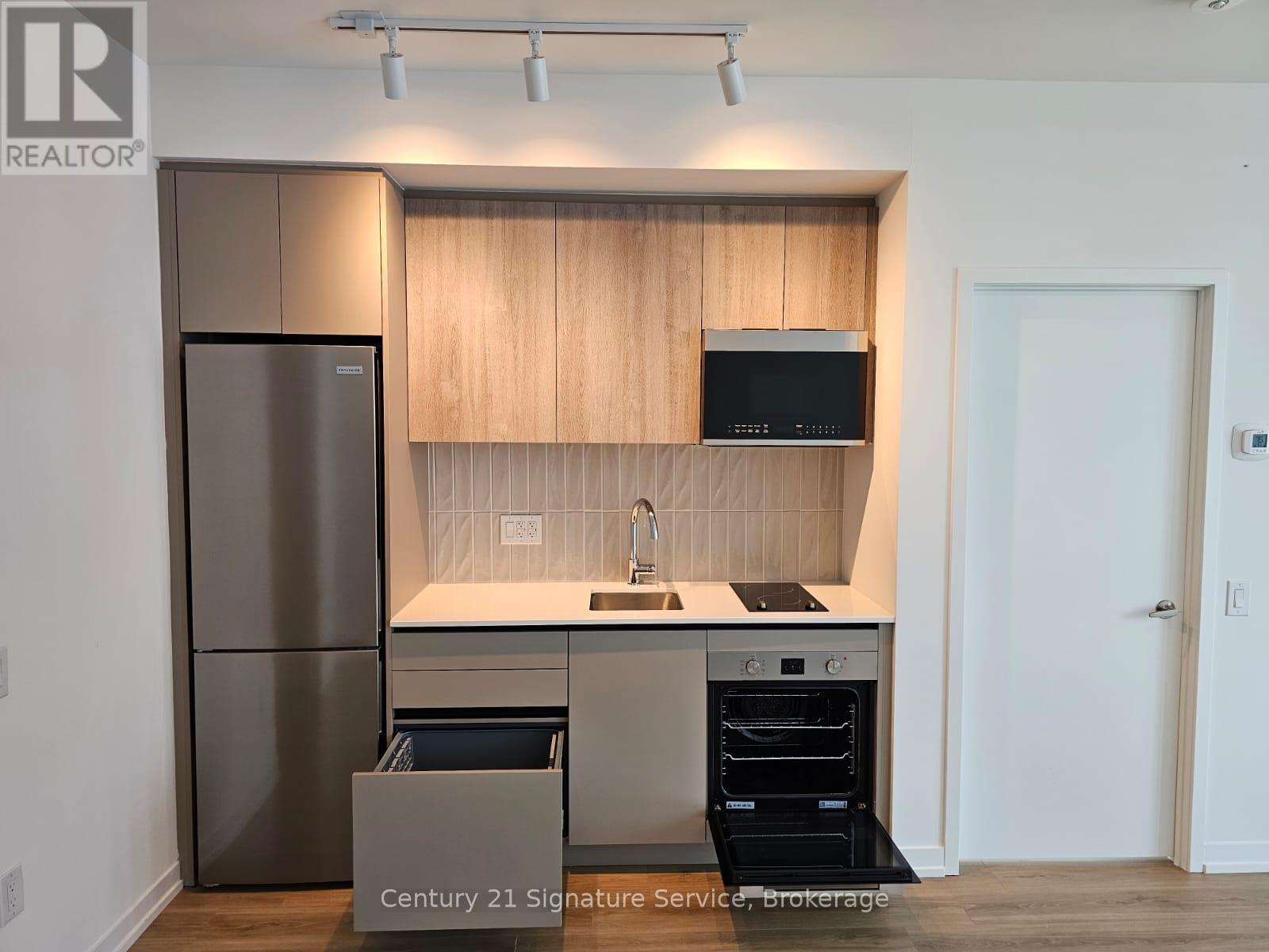 #504 2485 EGLINTON AVENUE W - 22