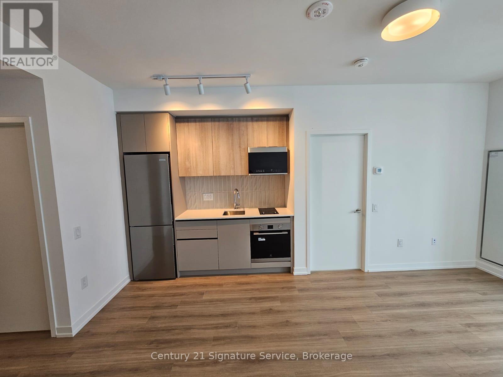 #504 2485 EGLINTON AVENUE W - 23