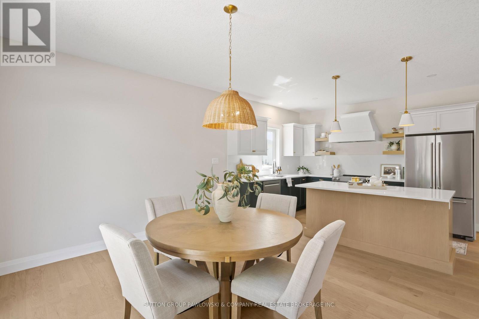 Single Family House for Sale in  SPRUCE CRESCENT North Middlesex (Parkhill) 