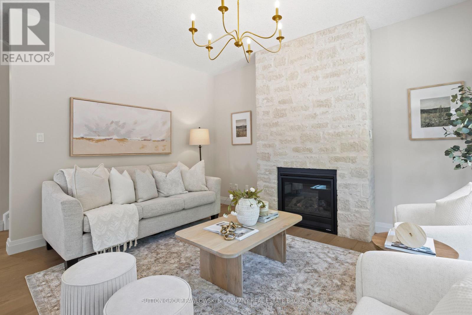 Single Family House for Sale in  SPRUCE CRESCENT North Middlesex (Parkhill) 