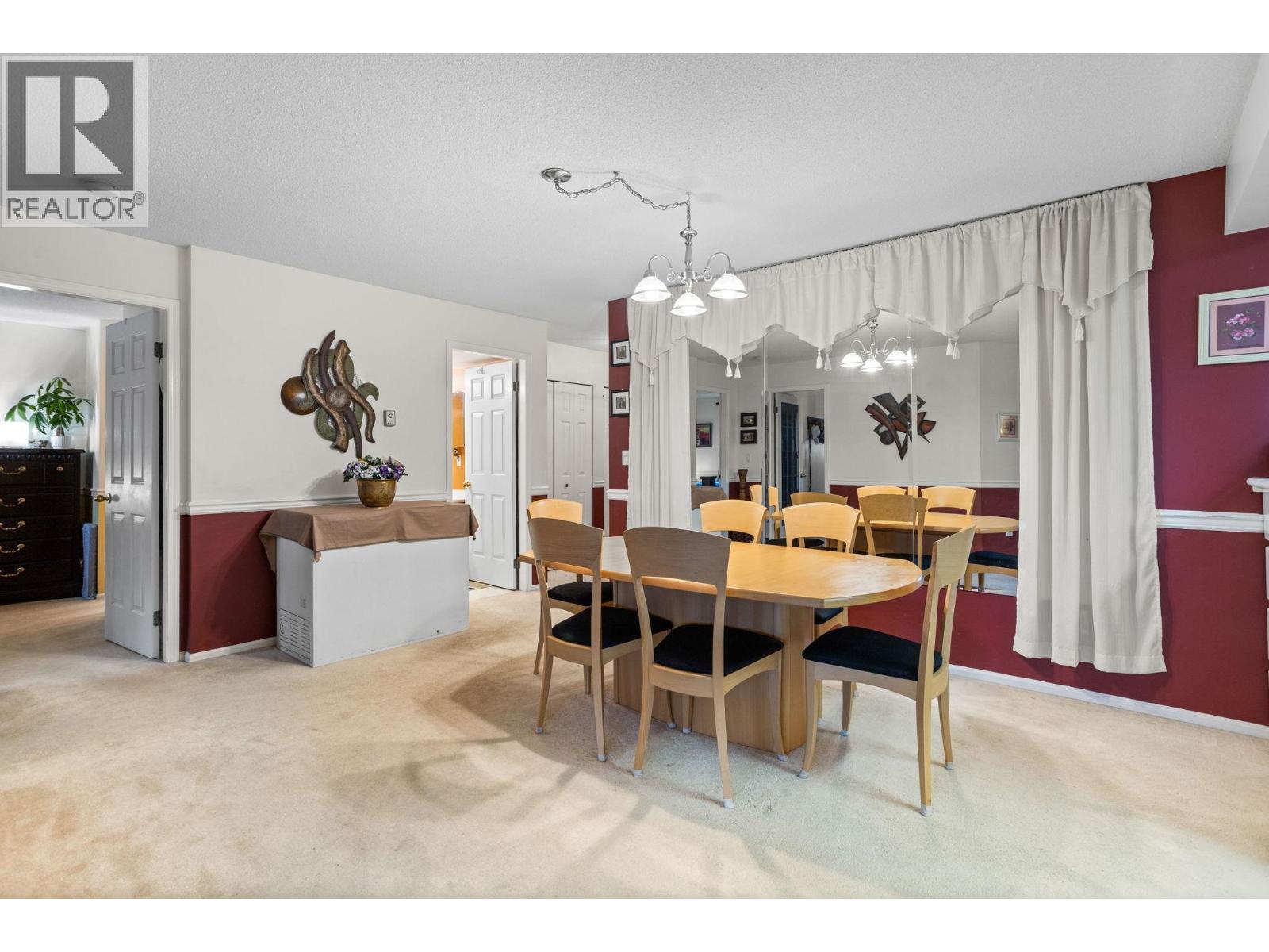 301 106 W KINGS ROAD, North Vancouver