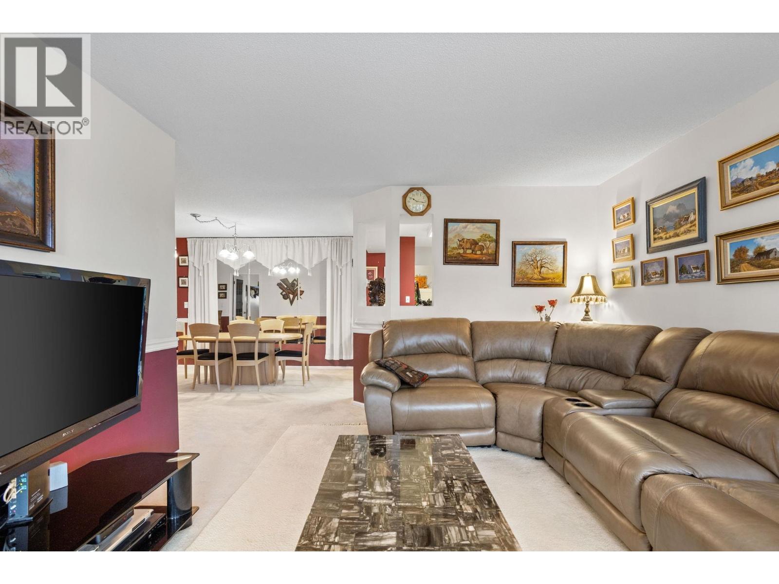 301 106 W KINGS ROAD, North Vancouver