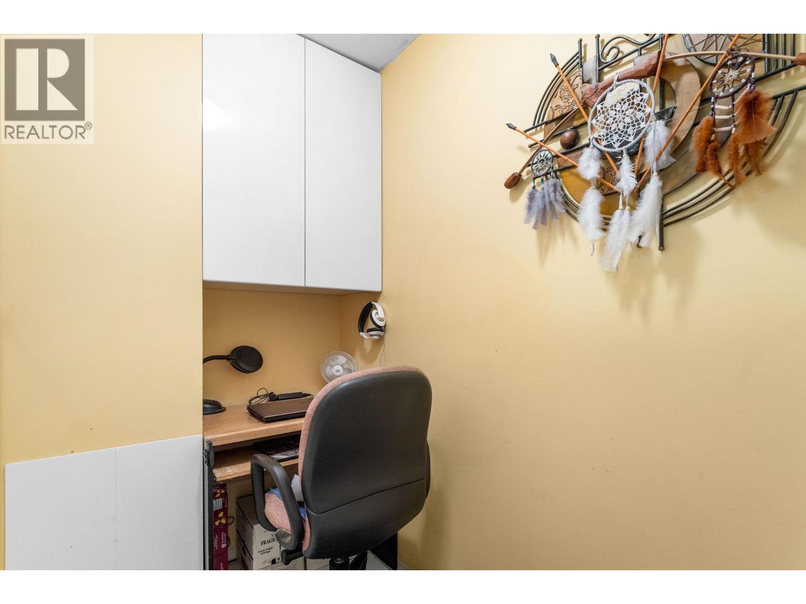 301 106 W KINGS ROAD, North Vancouver