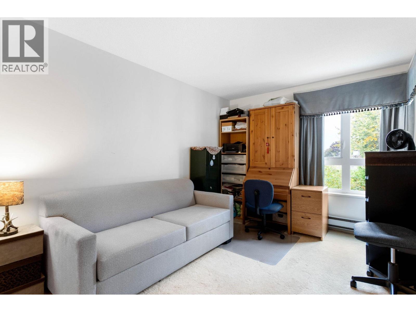 301 106 W KINGS ROAD, North Vancouver