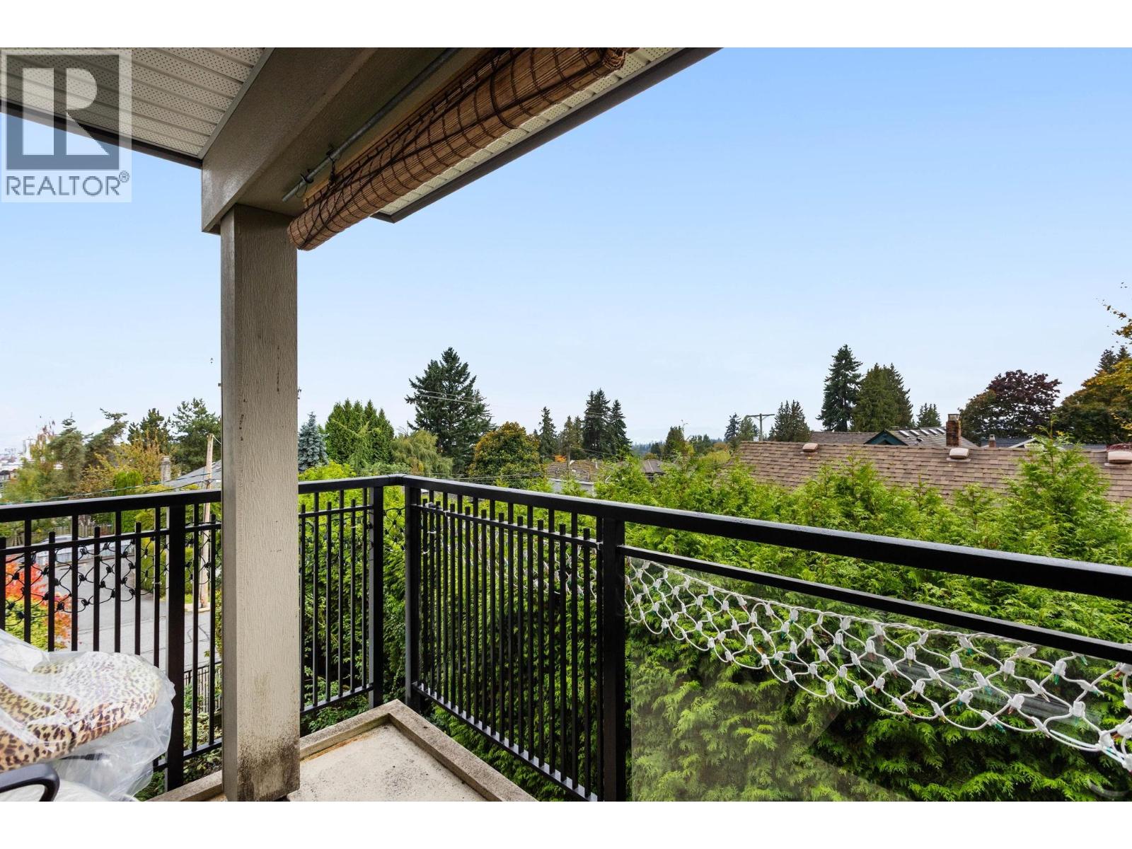 301 106 W KINGS ROAD, North Vancouver