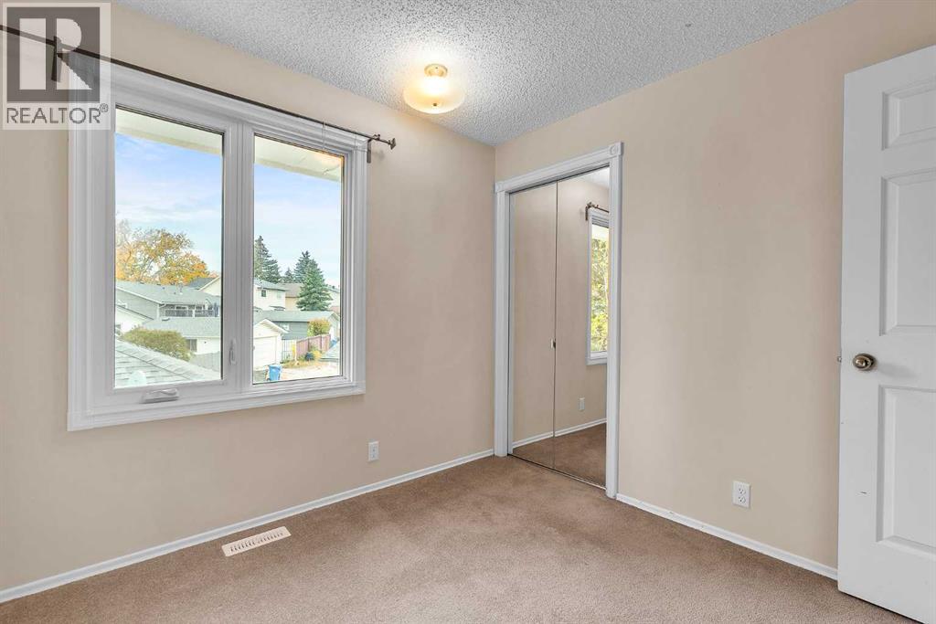 Single Family House for Sale in  Scenic Way NW Scenic Acres Calgary 