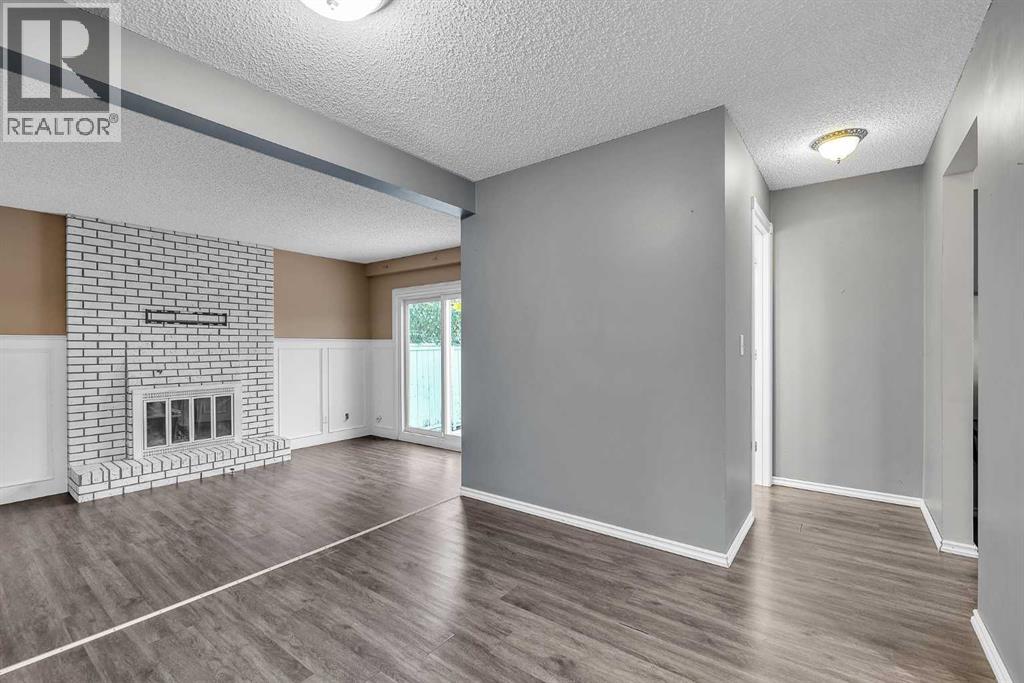 Single Family House for Sale in  Scenic Way NW Scenic Acres Calgary 