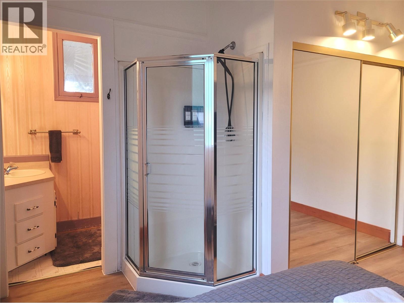 5928 FOURTH AVENUE - 17