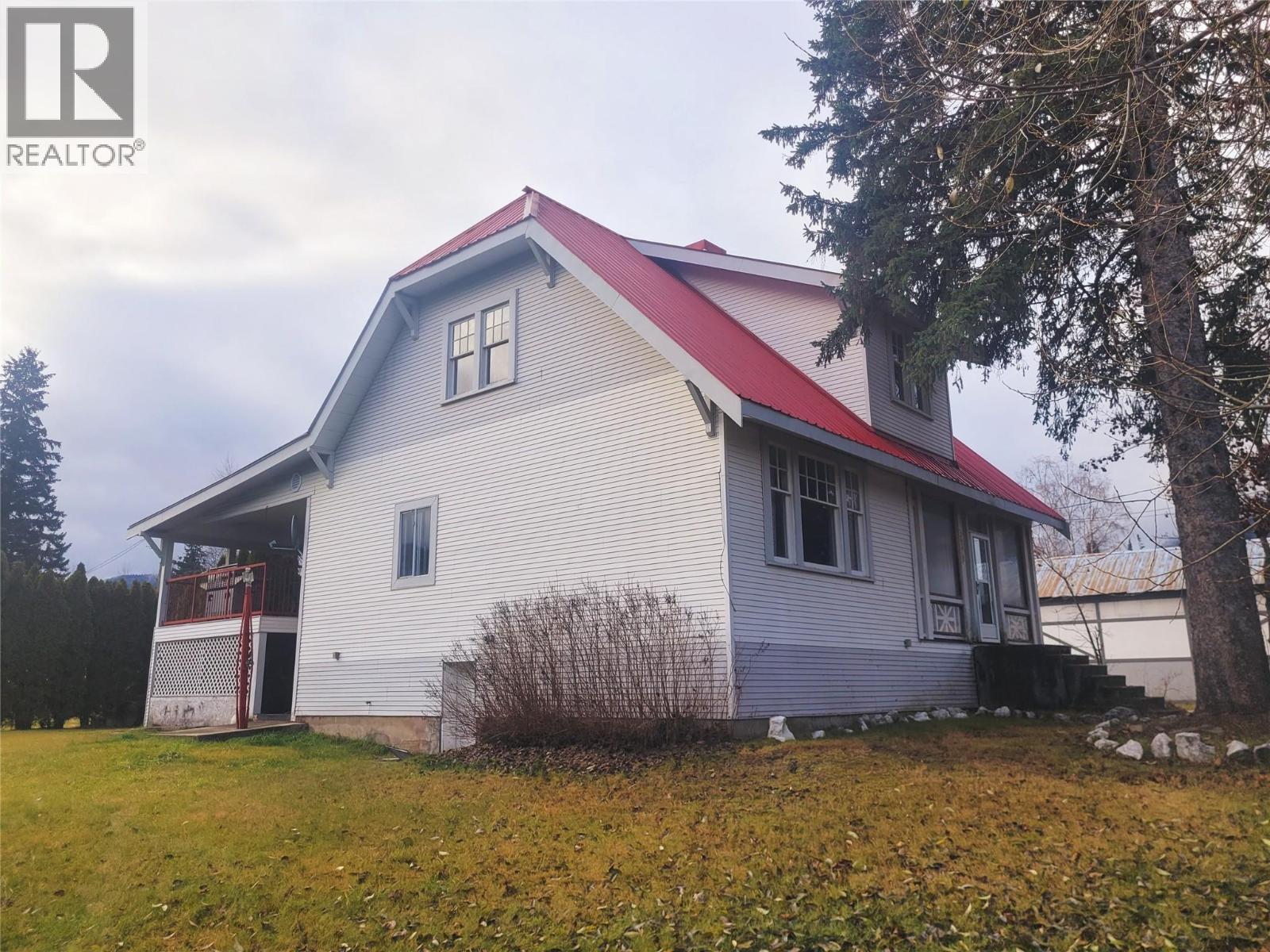 5928 Fourth Avenue - Photo 2 of 44, Blue River, British Columbia